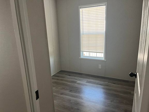 5th image of 1085 Spring Bay Rd #69