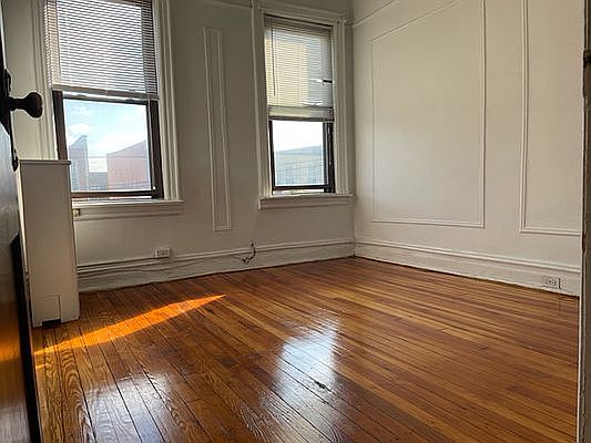 5th image of 2141 35th St #2