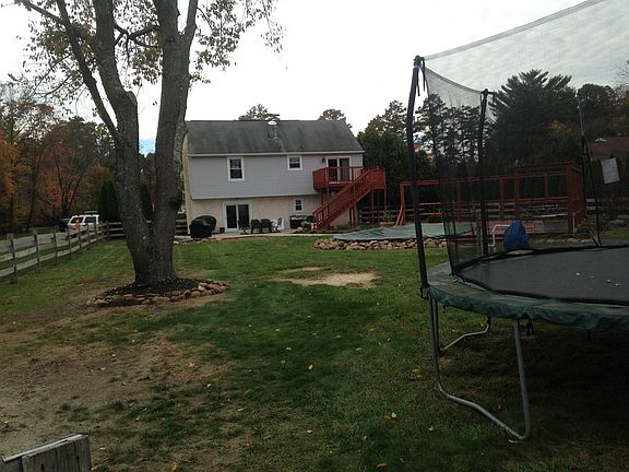 678 Fifth St : Fecned in back yard 80 x 60