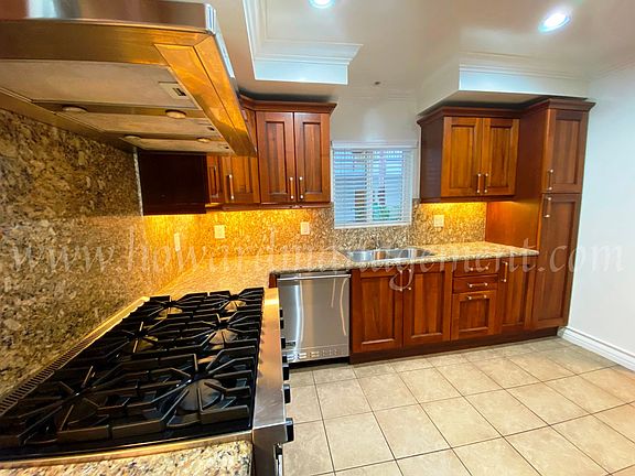 4th image of 1878 Greenfield Ave APT 101