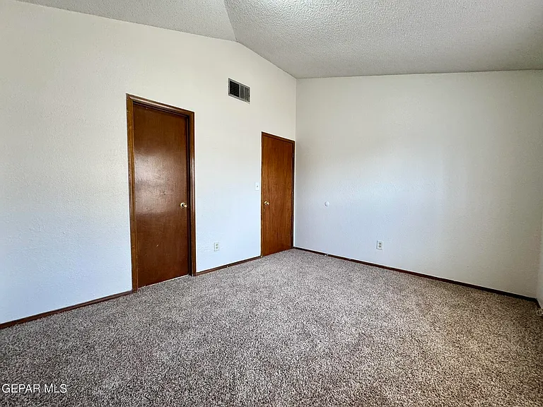 11357 Lake Erie Dr — Photo 21