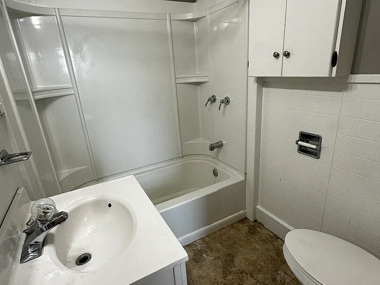 37 South St — Photo 11