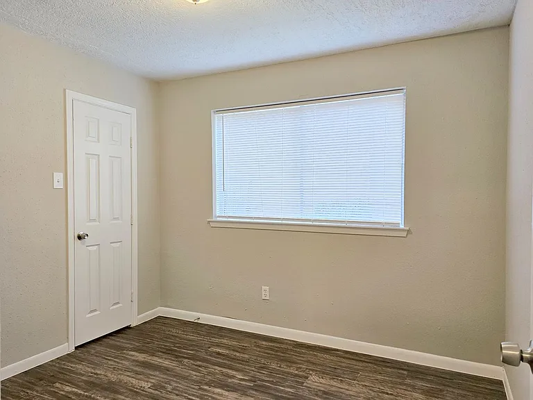 6103 Wolfboro Dr — Photo 15
