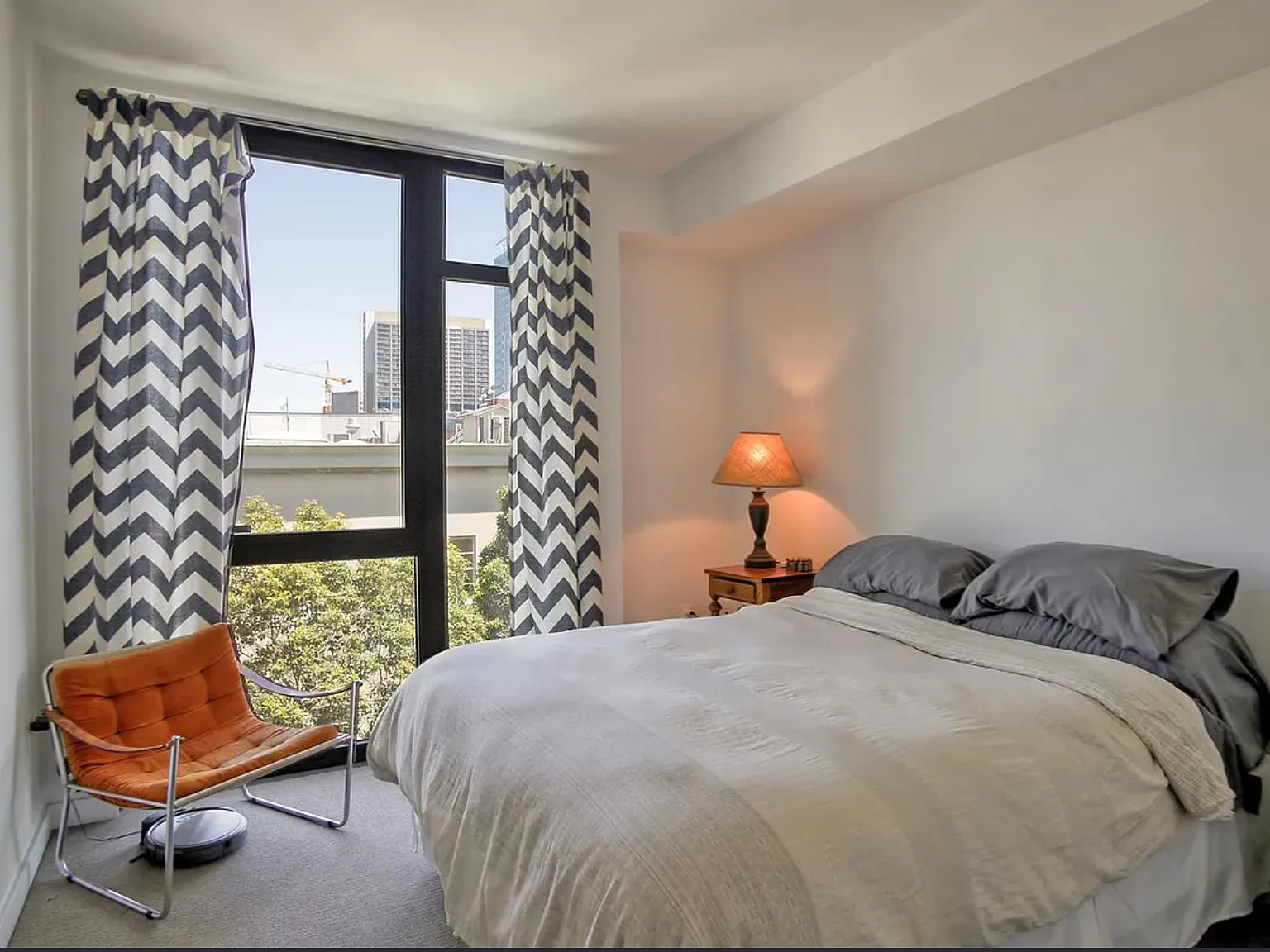 1 bed, 700 sqft, $5,895 — Photo 3