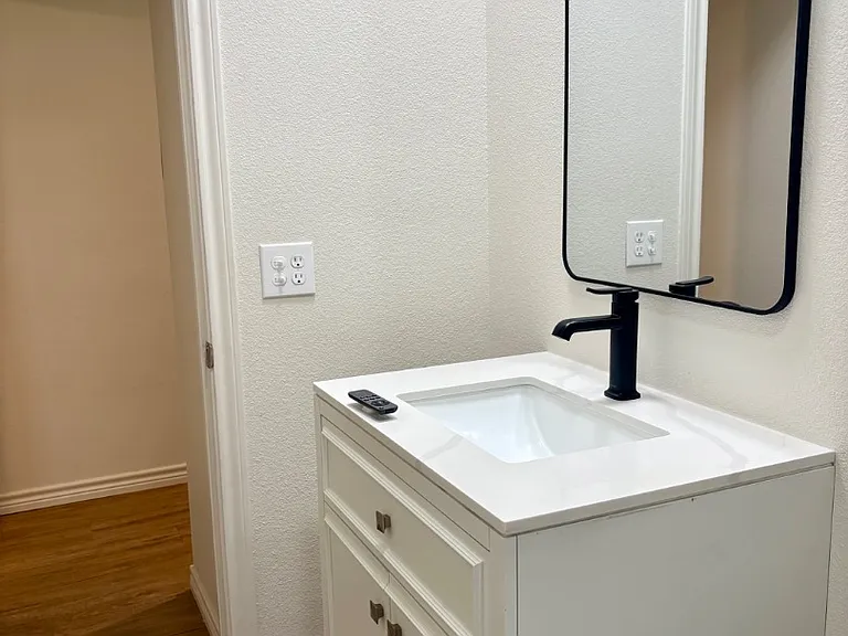 Unit Photo