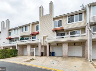 9809 Lake Shore Dr, Gaithersburg, MD 20886