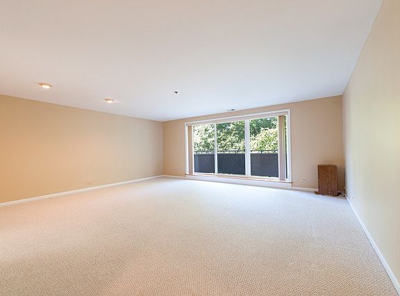 3rd image of 6411 Lincoln Ave Unit 203