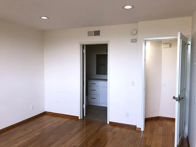 100 S Doheny Dr #523 — Photo 64