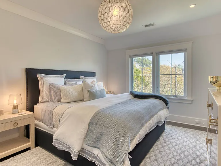 40 Gardiner Dr — Photo 17