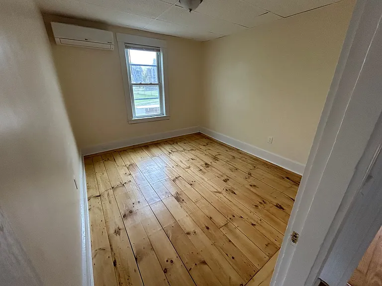 20 Main St — Photo 5