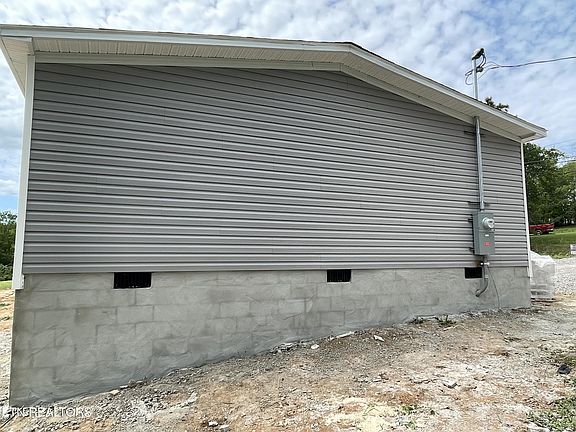 4th image of 418 Oak Grove Rd