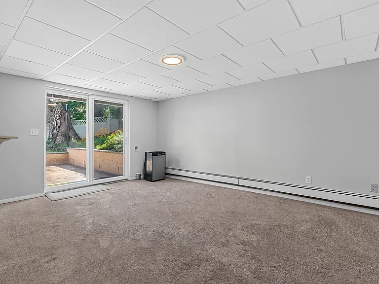 84 Page Ave — Photo 15