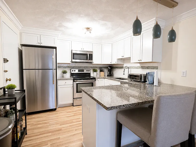 1105 Lexington St #4-2 — Photo 9