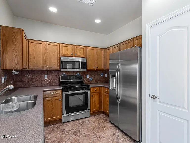 1599 W Homecoming Way — Photo 8