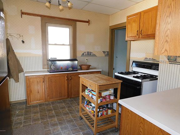 3rd image of 2627 Hillside Dr NW