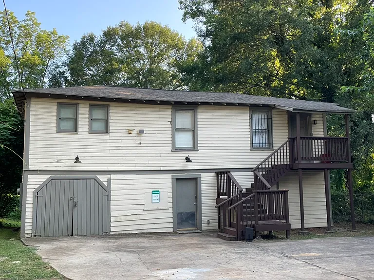 Carriage house not included