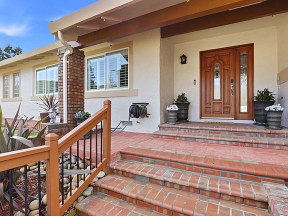 4th image of 15990 Jackson Oaks Dr