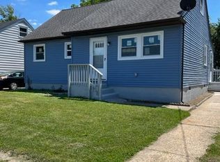 70 W 6th St, Burlington, NJ 08016