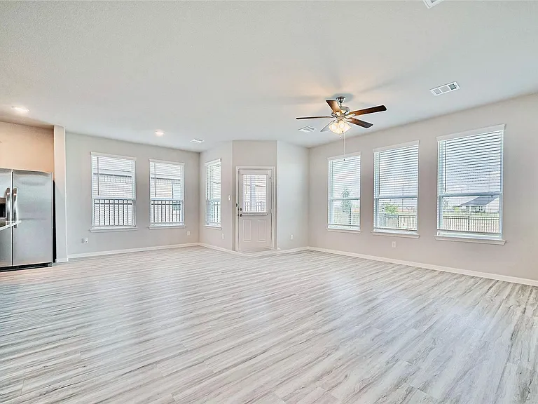 27231 Blue Pool Dr — Photo 6