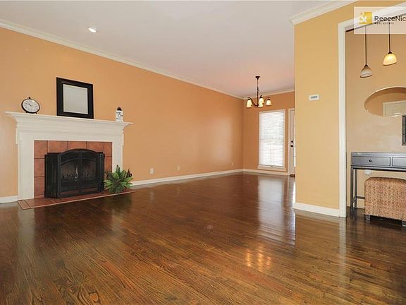 4th image of 9750 N Montclair Ave