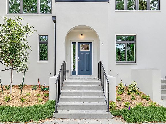 3rd image of 218 Park Lake St #10