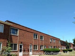 5972B Glenway Dr, Brook Park, OH 44142