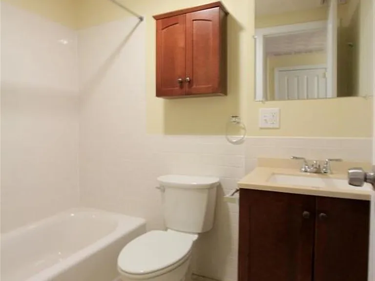 4 Douglass St #3 — Photo 8