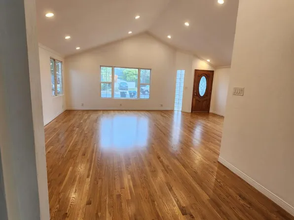 8335 Winsford Ave, Los Angeles, CA 90045