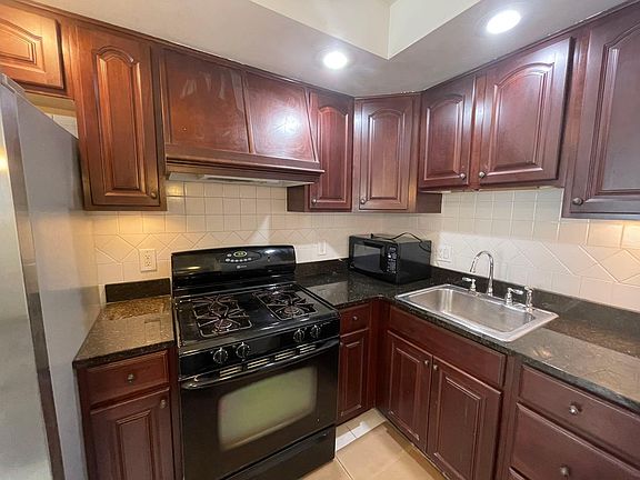 4th image of 203 Mosel Ave
