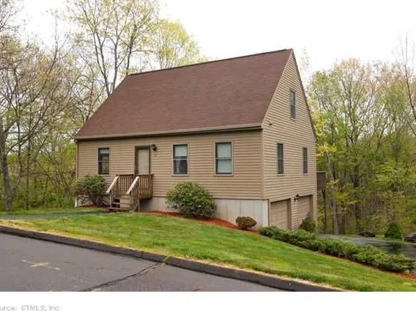 13 Dunham Dr, Guilford, CT 06437