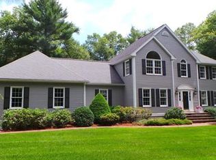 18 Paula Ln, Foxboro, MA 02035