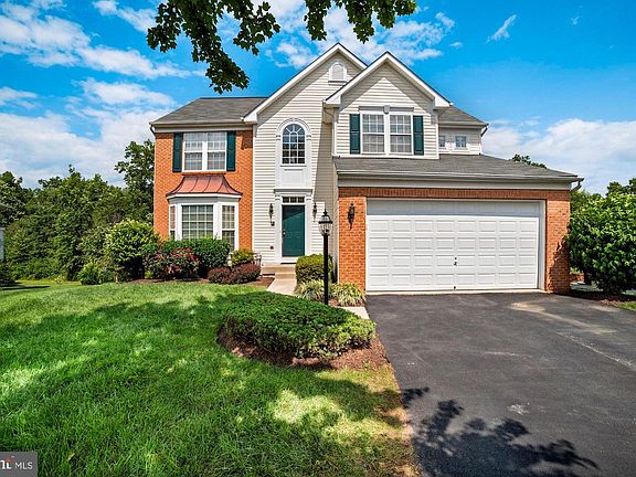 2nd image of 7201 Bladen Pl