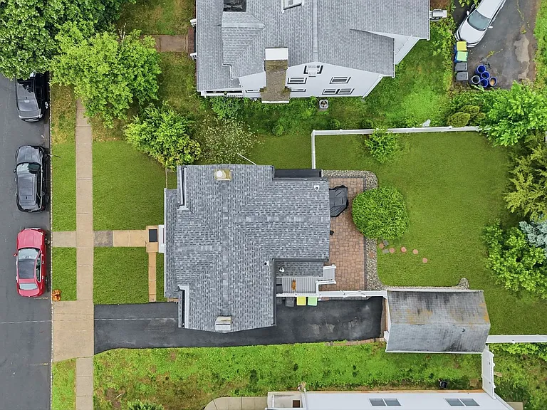 7 Fairview Ave — Photo 35