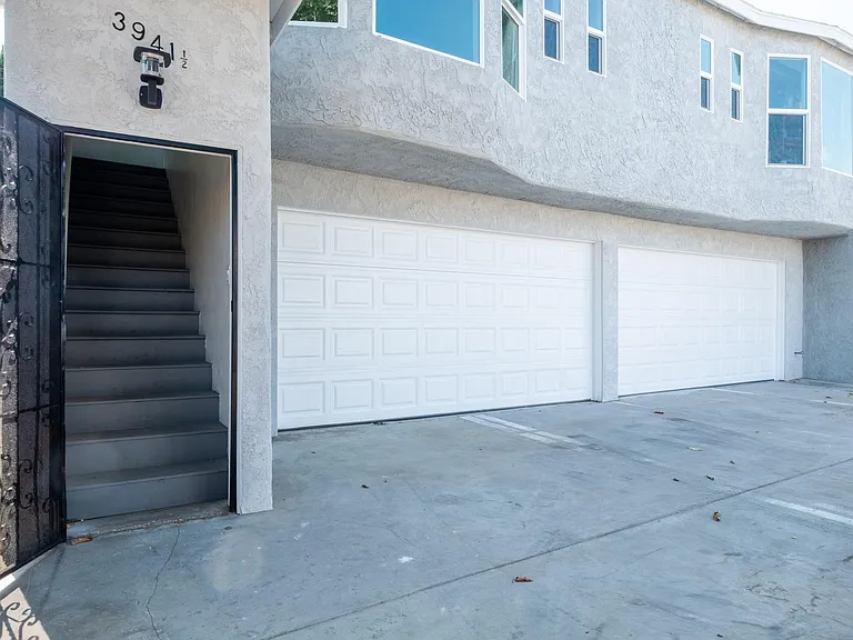 3941 Arlington Ave #1/2 — Photo 11