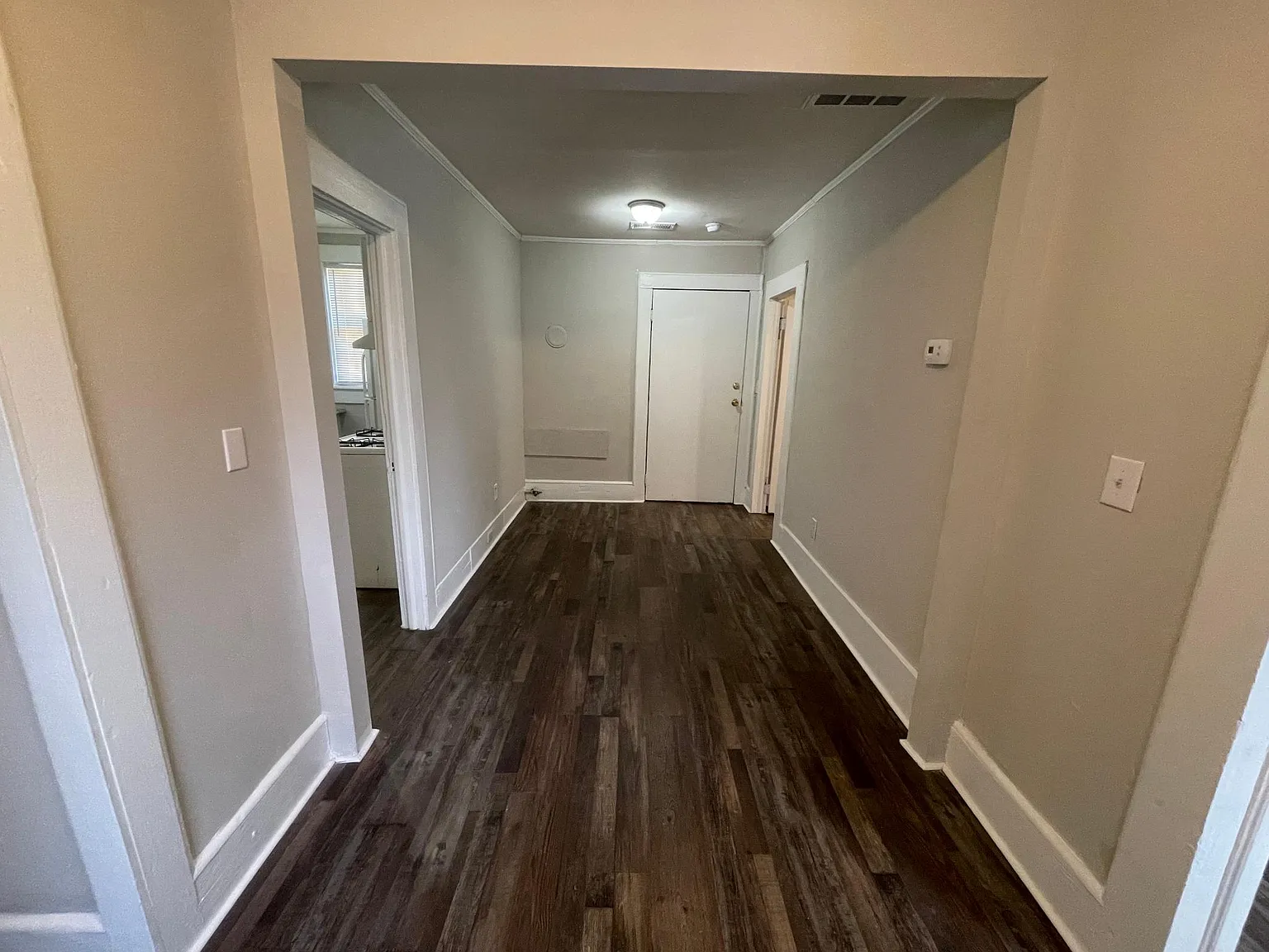 2 bed, 800 sqft, $1,100 — Photo 2