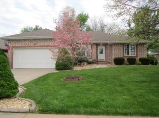 848 E Turnbridge St, Springfield, MO 65810