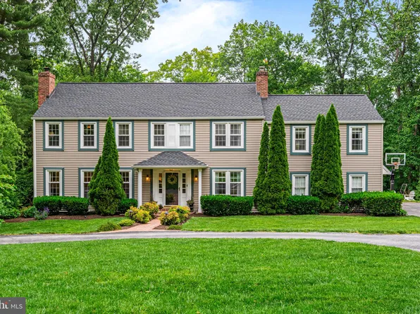 363 Colket Ln, Wayne, PA 19087