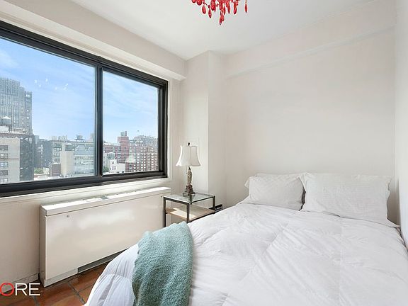 2nd image of 188 7th Ave #15J