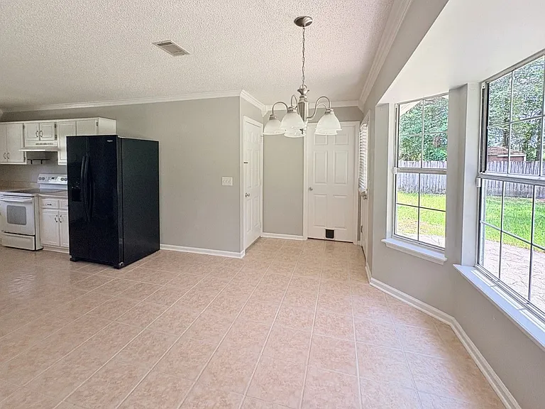 236 Woodbridge Rd — Photo 12