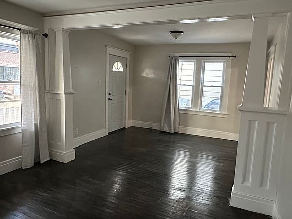 4th image of 165 Grote St APT 1