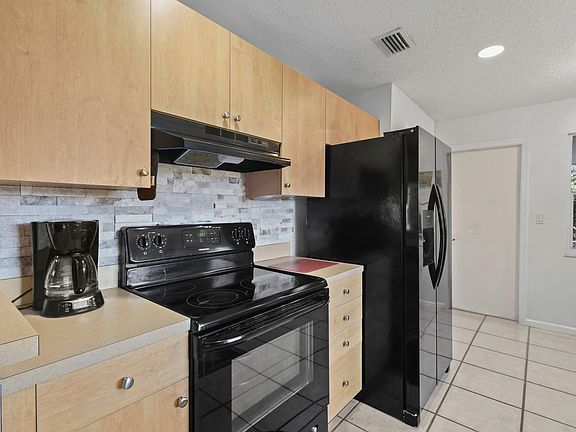 5th image of 771 NW Bayshore Boulevard
