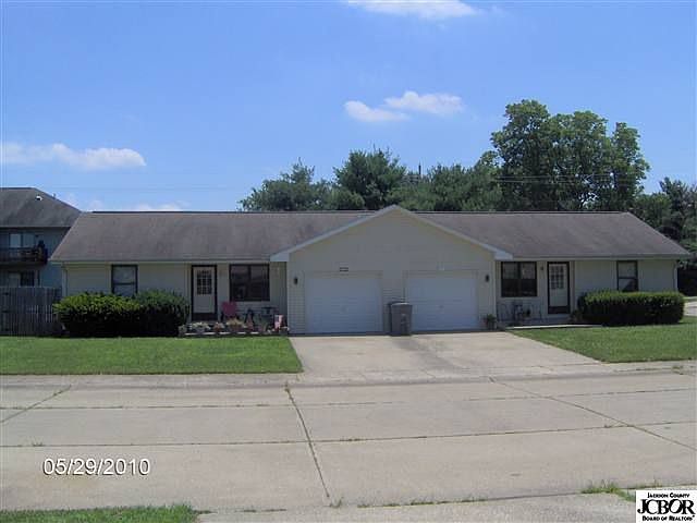 1st image of 529 & 531 Fountain Dr
