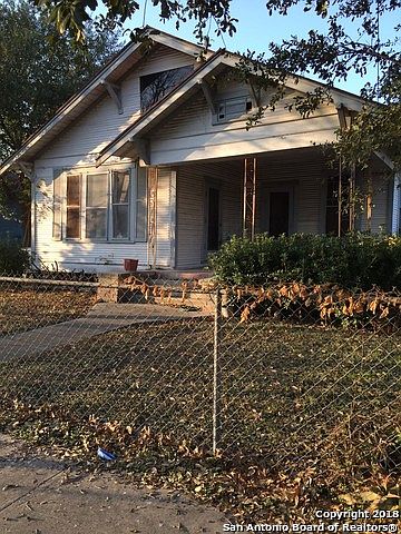 1st image of 925 Burleson St