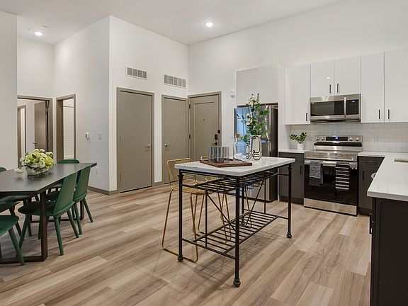 From wood plank floors to 9' ceilings, our interiors are refreshing, relaxing, and ready to welcome you home.