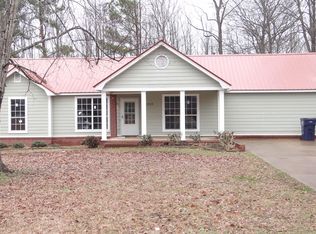 1915 Princess Ann Dr, Corinth, MS 38834