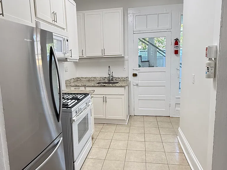 1133 Fern St #A — Photo 1