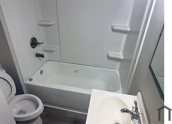 4th image of 8101 Rugby Ave