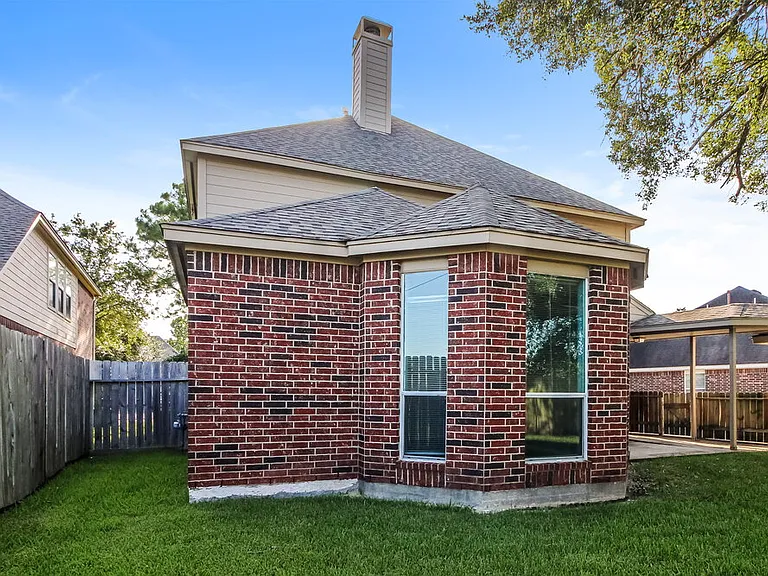 2804 Creek Bend Dr — Photo 17
