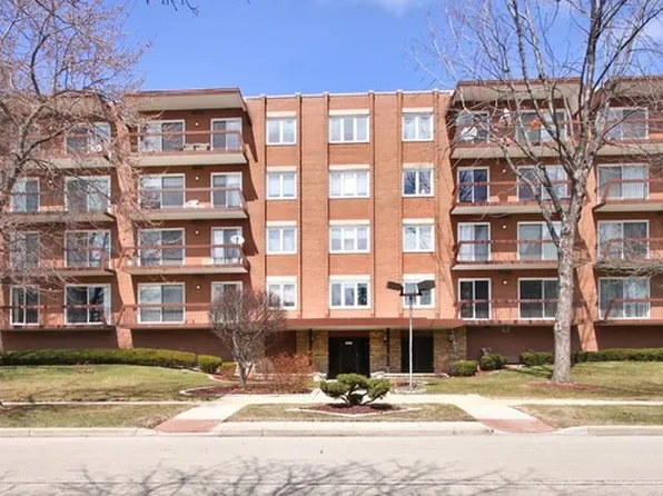 8000 W Foster Ln #B408, Niles, IL 60714