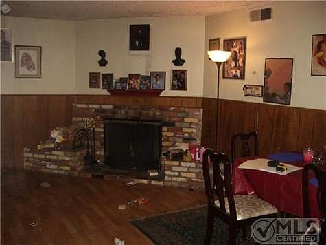 4th image of 6621 Charlene Ave